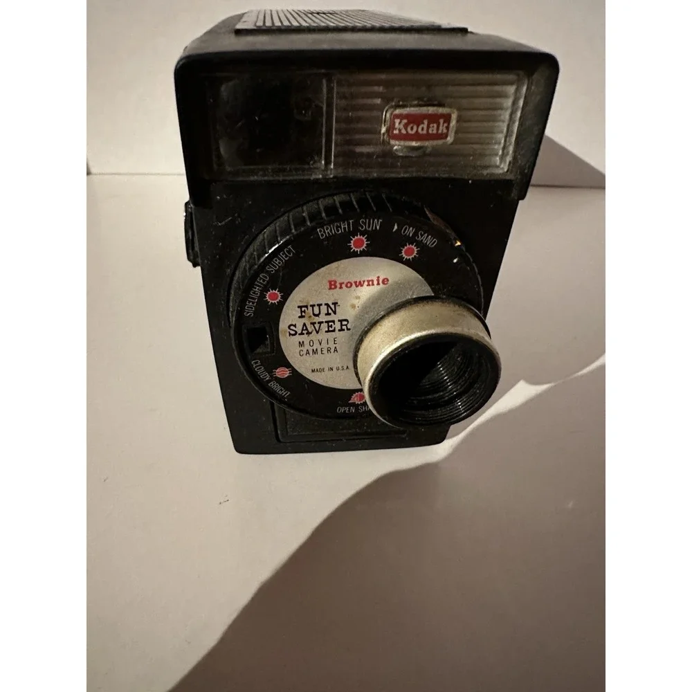 Kodak Brownie Fun Saver 8mm Cine Film Motion Picture Camera Untested Vintage USA